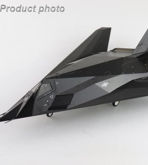 HA5813美軍F-117A夜鷹隱形轟炸機2022(附2枚B57和B61炸彈)模型1/72成品