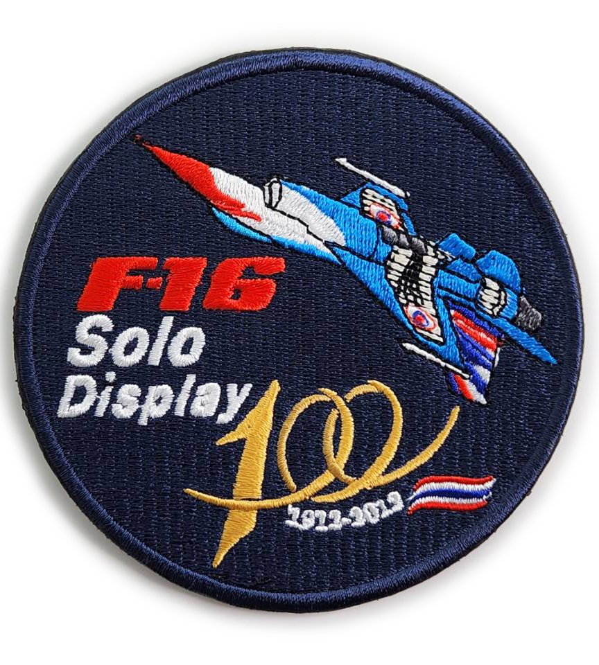 PT0008泰國F-16 SOLO DISPLAY臂章(藍邊)(魔鬼氈)