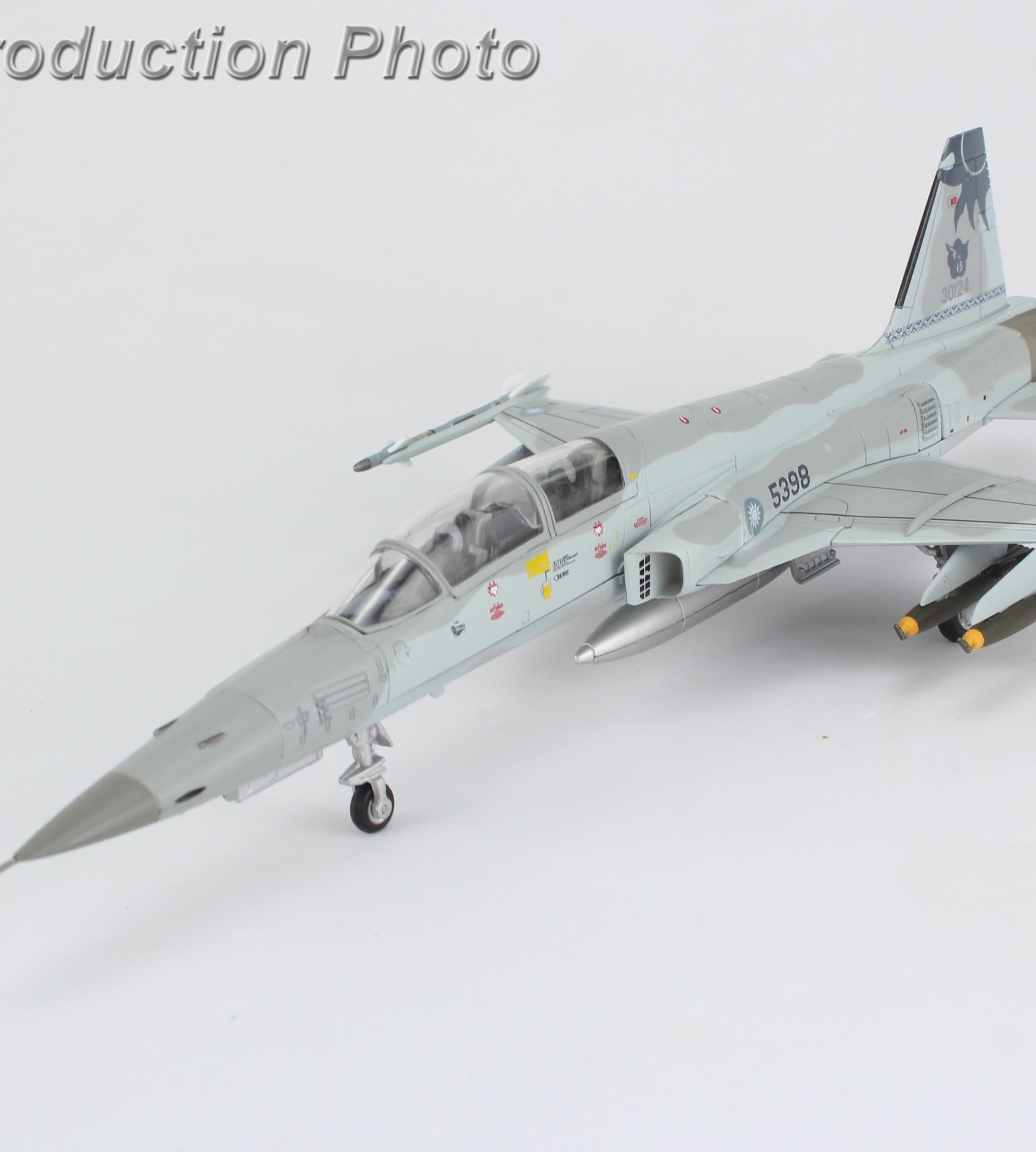 HA3343國軍RF-5E 5504除役典禮成品模型1/72成品HM