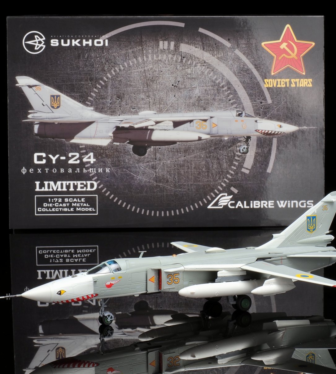 CA722410烏克蘭SU-24MR鯊魚嘴Y35模型1/72成品