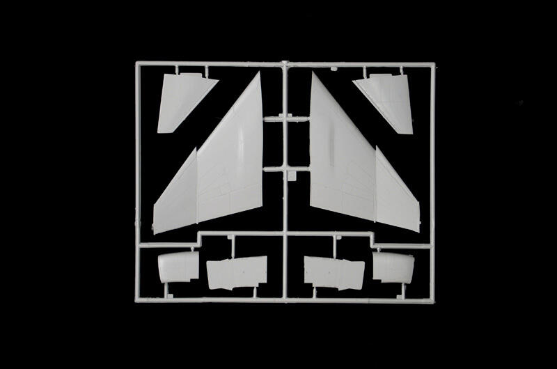 2818美國RF-4E Phantom II 幽靈2式偵察機1/48模型