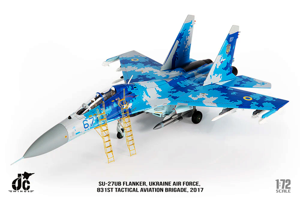 烏克蘭空軍SU-27UB第831戰術航空旅2017年模型1/72成品JCW-72-SU27-012