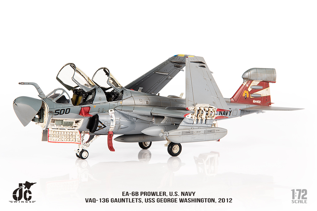 美國海軍EA-6B徘徊者Prowler電子戰機  VAQ-136鐵拳中隊 JCW-72-EA6B-007