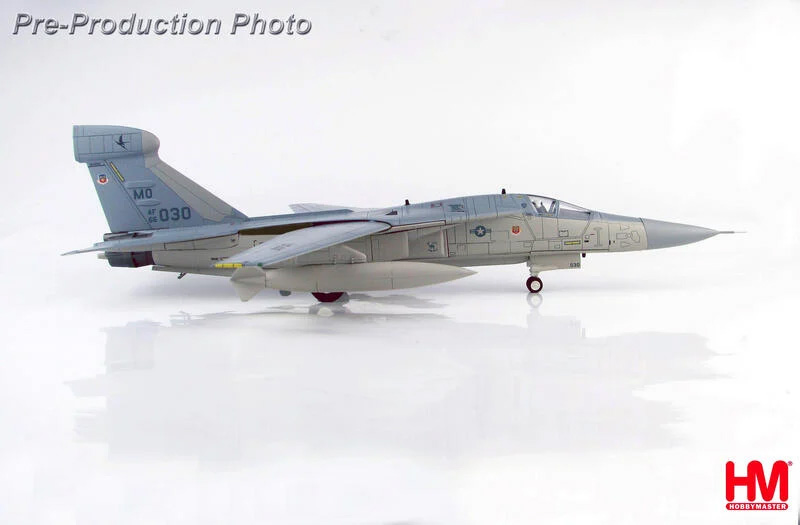 HA3022美軍EF-111A渡鴉式電子作戰機沙漠風暴行動66-0030模型