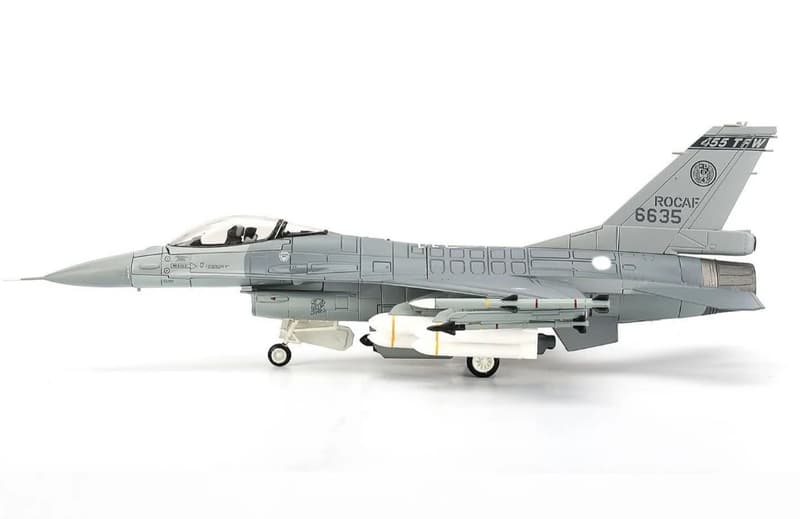 HA38059空軍F-16V第22隊 #6635特技機*送登機梯1/72合金成品模型HM