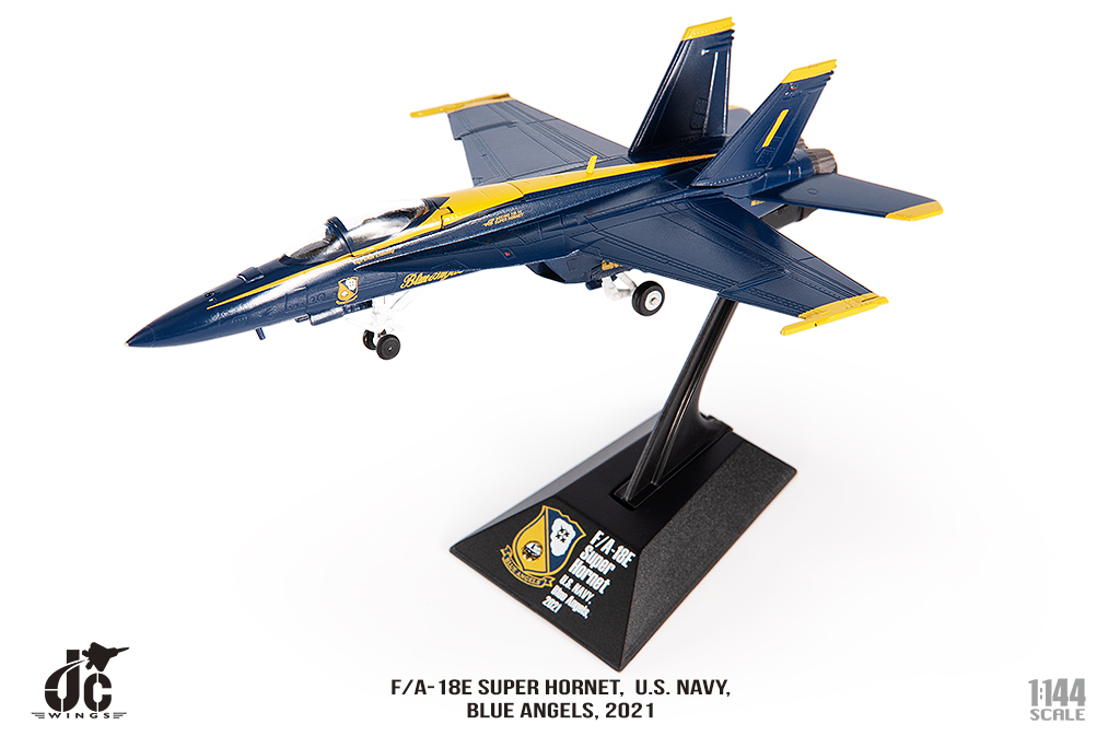 JCW-144-F18-004美國海軍藍天使表演隊1/144模型