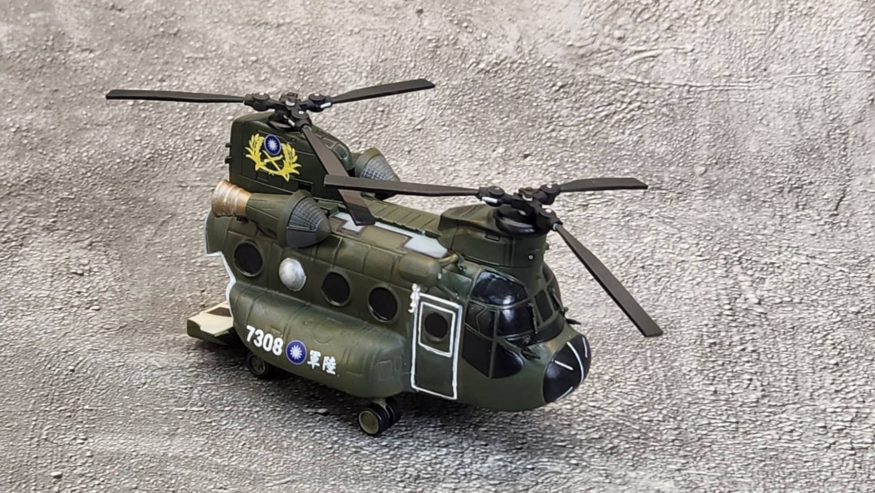 陸軍CH-47SD運輸直升機Q版樹脂模型材料包