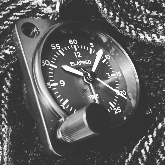 飛機儀錶時鐘“ELASPED TIME”