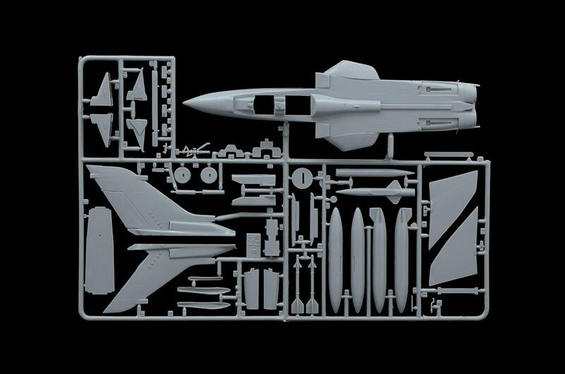 1384英國皇家空軍 Tornado GR.1 戰鬥轟炸機 波灣戰爭1/72模型