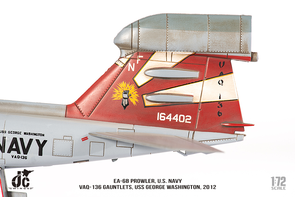美國海軍EA-6B徘徊者Prowler電子戰機  VAQ-136鐵拳中隊 JCW-72-EA6B-007