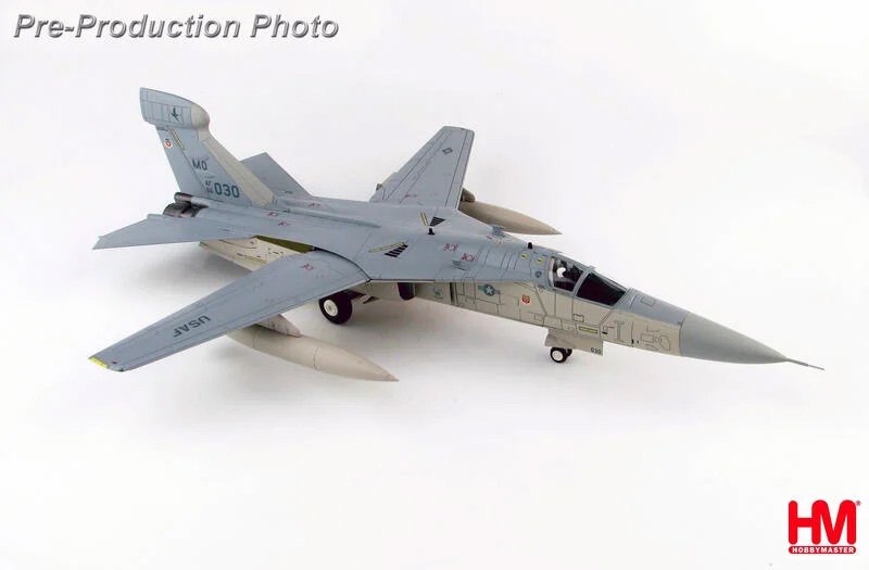 HA3022美軍EF-111A渡鴉式電子作戰機沙漠風暴行動66-0030模型