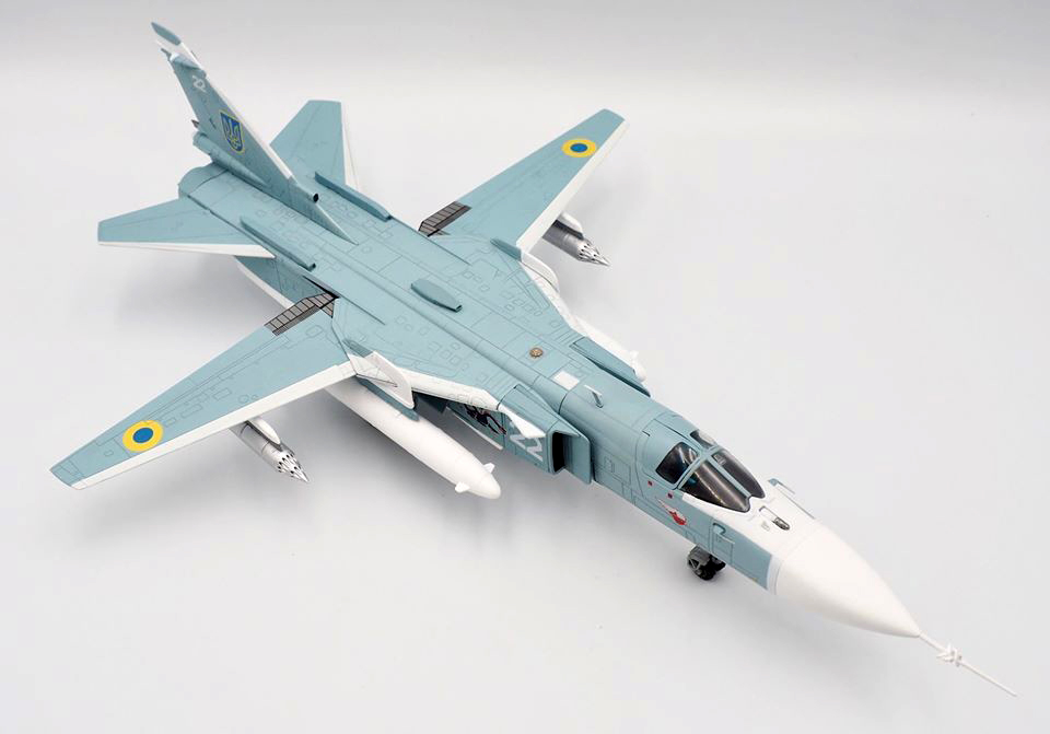 CA722403烏克蘭UKRAINE SUKHOI SU-24M FENCER白22成品1/72模型