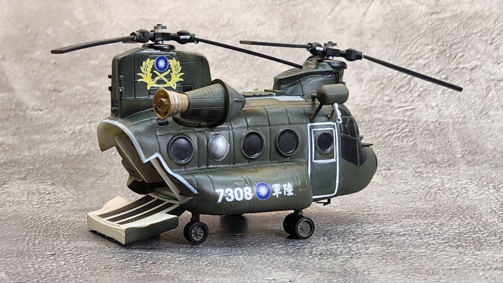 陸軍CH-47SD運輸直升機Q版樹脂模型材料包