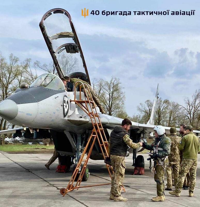 烏克蘭空軍MiG-29UB基輔幽靈AGM-88合金模型1/72成品JCW-72-MG29-014