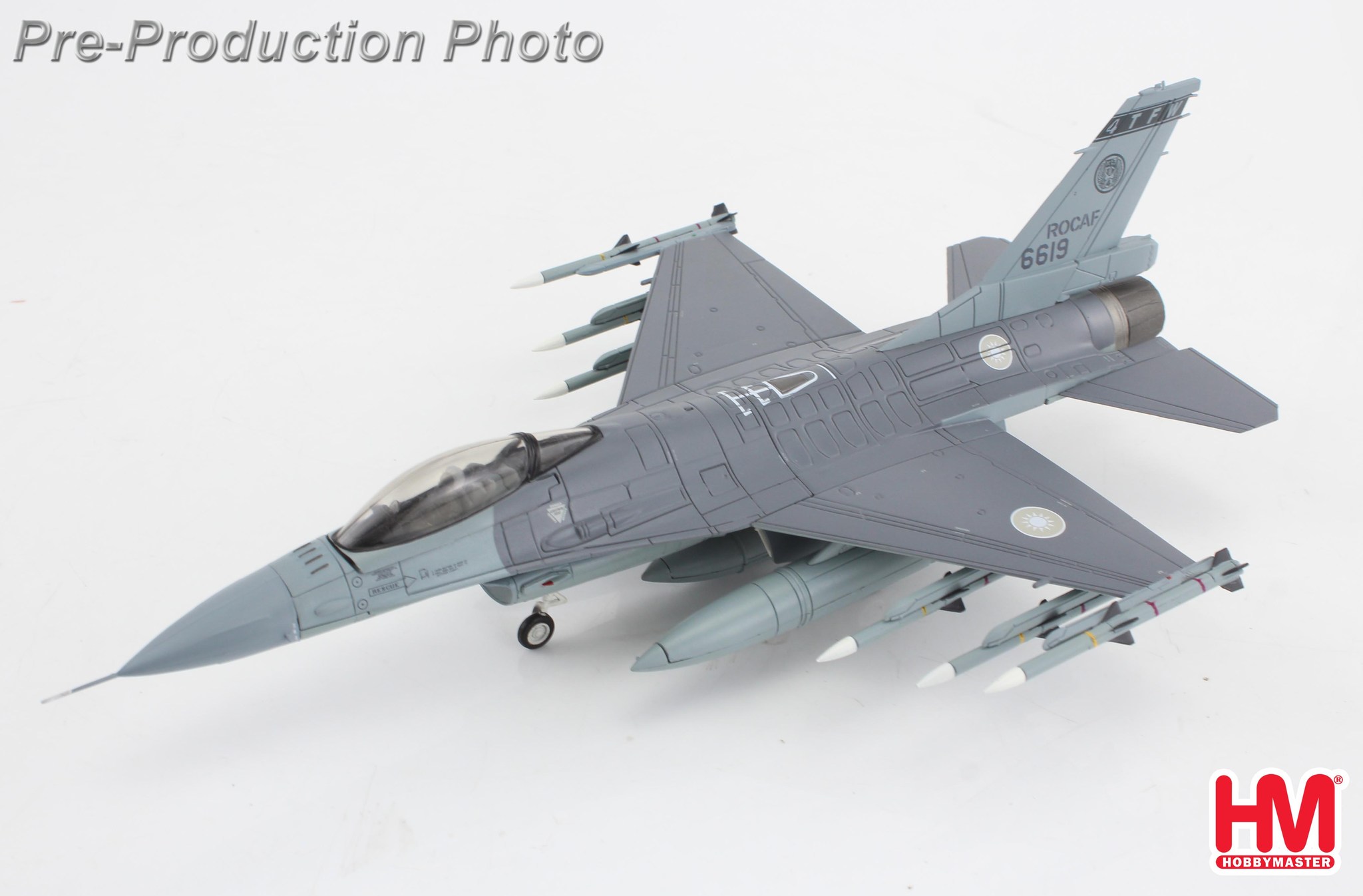 HA38056空軍F-16V第21隊AIM-120*送登機梯1/72合金模型成品HM