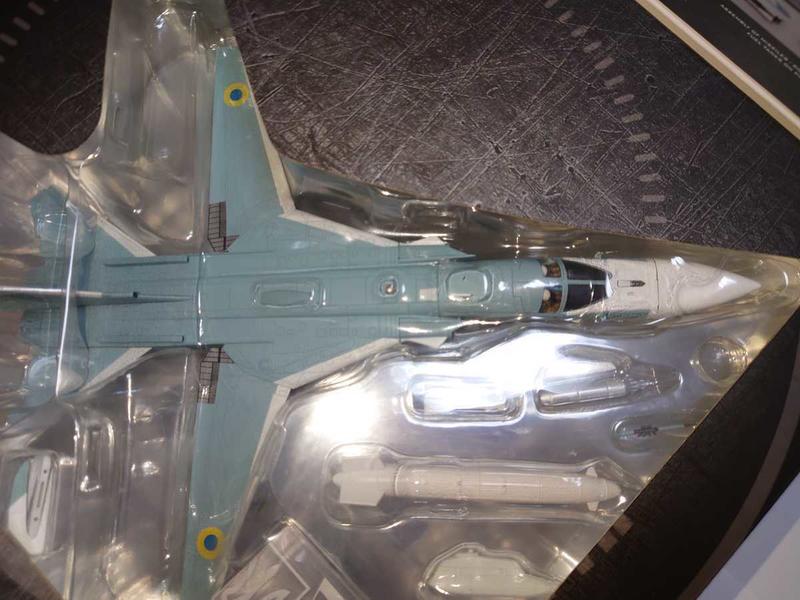 CA722403烏克蘭UKRAINE SUKHOI SU-24M FENCER白22成品1/72模型