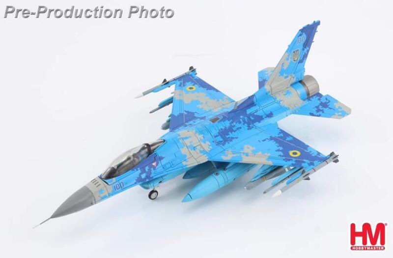 HA38028軍援烏克蘭F-16C #100數位迷彩1/72合金模型成品HM