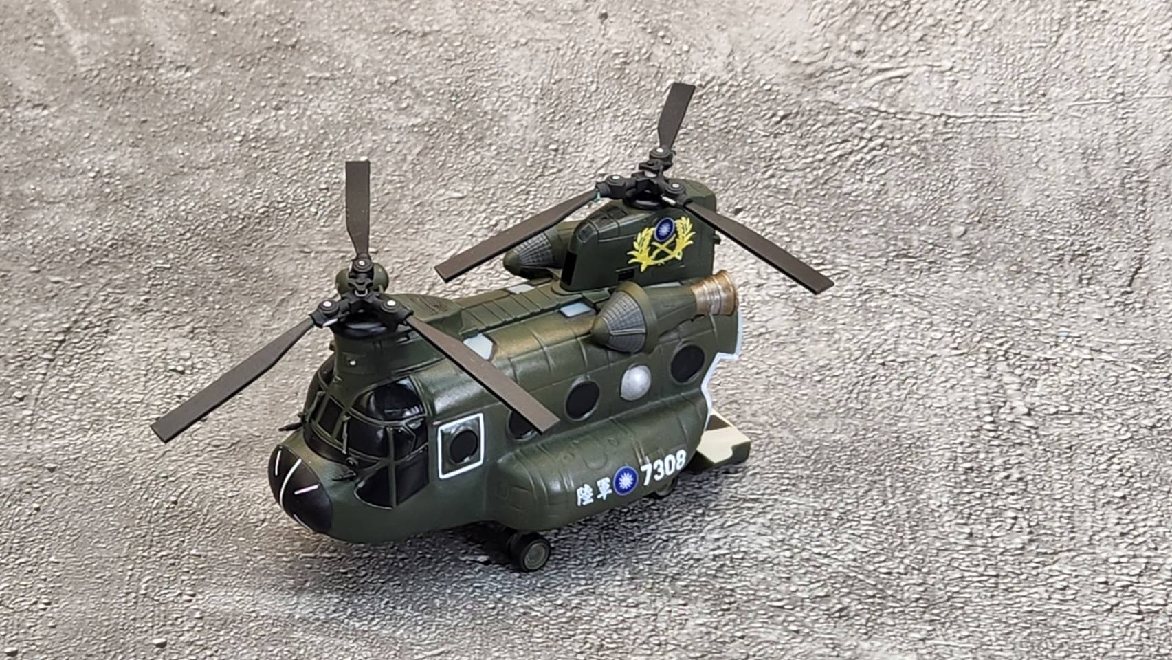 陸軍CH-47SD運輸直升機Q版樹脂模型材料包